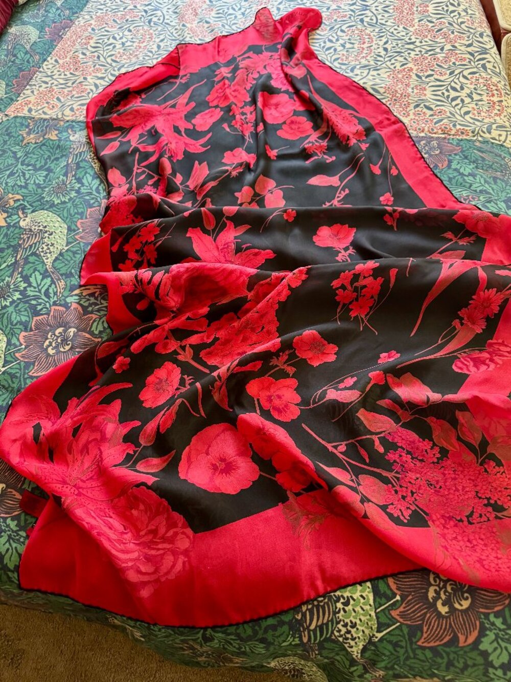 Red and Black Silk Valentino Floral Scarf in Original Box - Picture 6 of 13